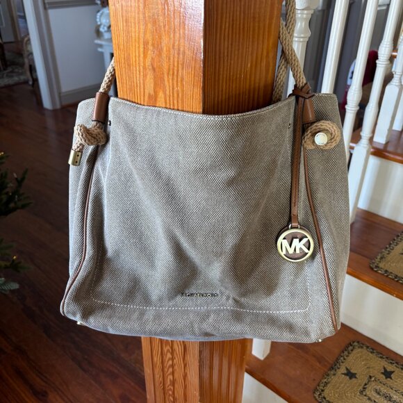 Michael Michael Kors Isla Large Satchel - Picture 2 of 5